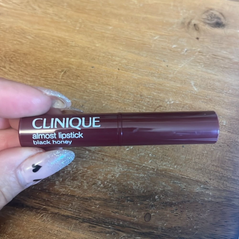 Clinique Makeup Set with Pink Cosmetic Bag - Picture 7 of 12